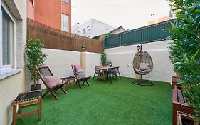 Belem Light Filled Apt With Patio, By Timecooler